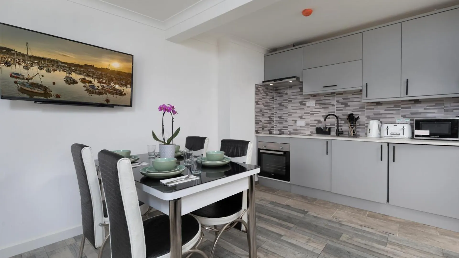 Flat 6 - Apartment For 4 In Town Centre 斯卡伯勒